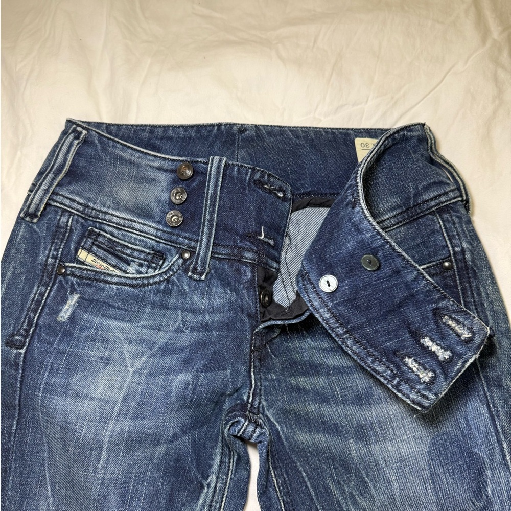 Classic Blue Distressed Denim Jeans with Tapered Leg